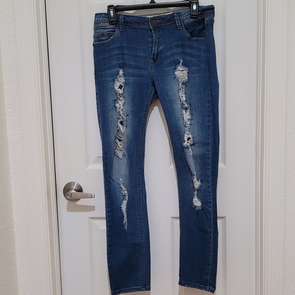 I & M Premium Mid-Rise Distressed Skinny Jeans